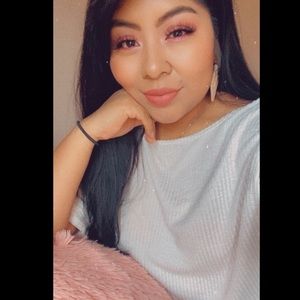 Meet your Posher, Carolina